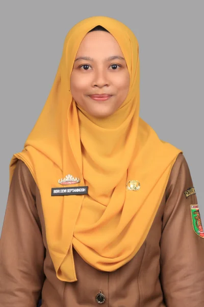 Bisri Dewi Septianingsih, S.Pd (Pasfoto)