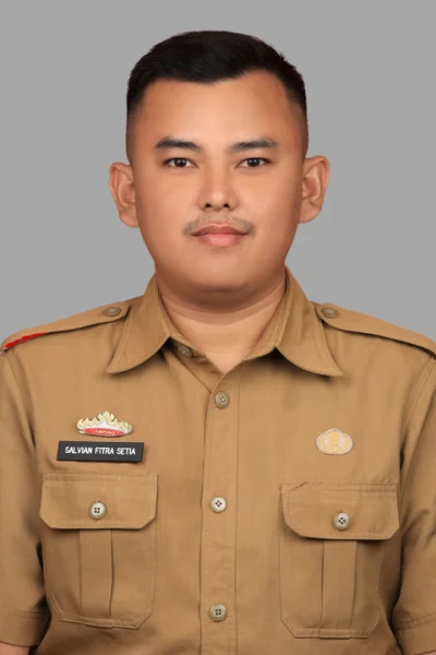 Salvian Fitra Setia, S.Pd. (Pasfoto)